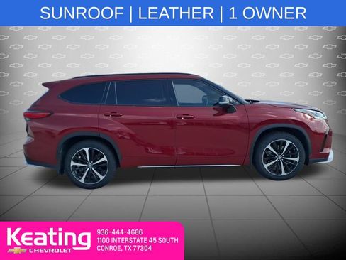 Used 2022 Toyota Highlander XSE AWD/4WD image 4