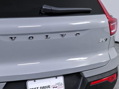 Certified 2025 Volvo XC40 B5 Plus image 37