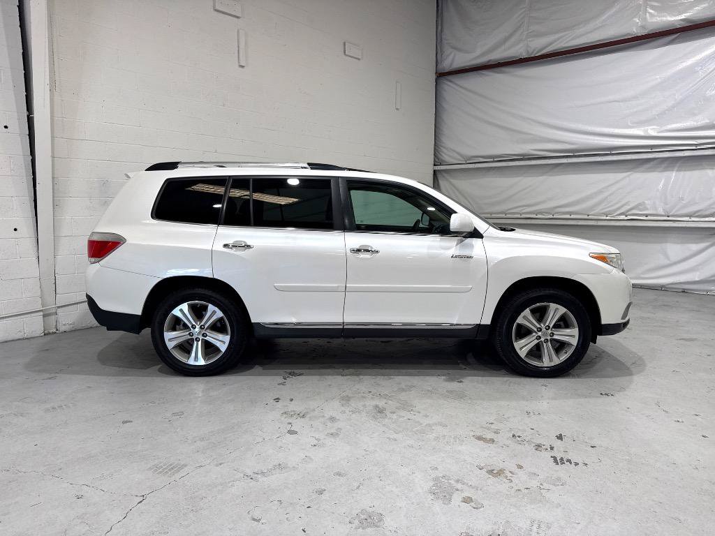 Used 2013 Toyota Highlander Limited AWD/4WD image 6