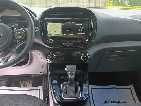 Used 2020 Kia Soul EX FWD image 12
