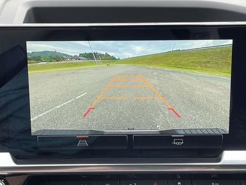 Certified 2025 GMC Sierra 1500 SLT image 23