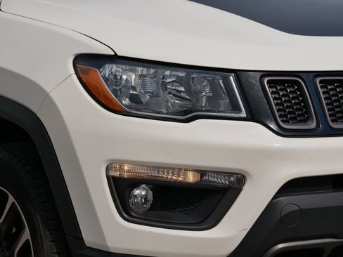 Used 2019 Jeep Compass Trailhawk w/ Cold Weather Group AWD/4WD image 16