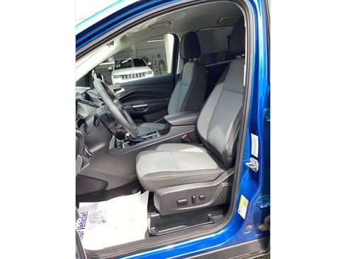Used 2017 Ford Escape SE w/ Equipment Group 201A AWD/4WD image 9
