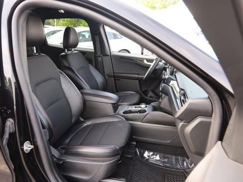 Certified 2025 Ford Escape ST-Line AWD/4WD image 25