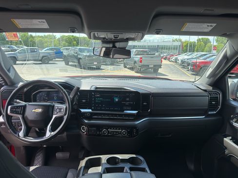 Used 2023 Chevrolet Silverado 1500 LT AWD/4WD image 27