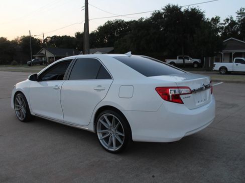 Used 2012 Toyota Camry XLE FWD image 7