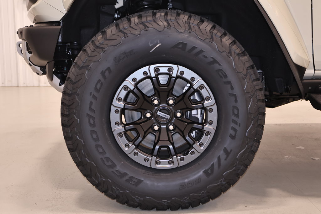 New 2026 Ford Bronco Raptor w/ Interior Carbon Fiber Pack AWD/4WD image 39