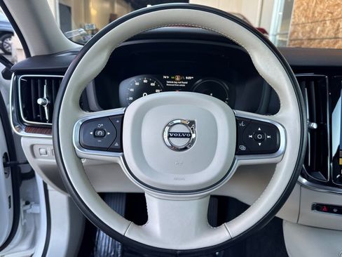 Used 2022 Volvo S60 T8 R-Design Expression w/ Premium Package AWD/4WD image 25
