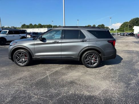 Used 2025 Ford Explorer ST-Line w/ Premium Package AWD/4WD image 6