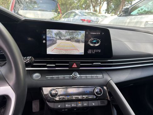 Used 2025 Hyundai Elantra SEL FWD image 24
