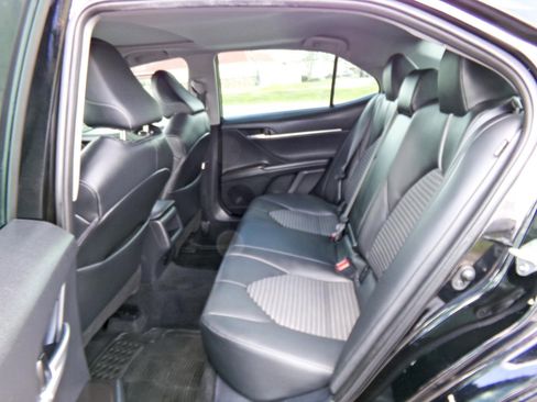 Used 2023 Toyota Camry SE image 13