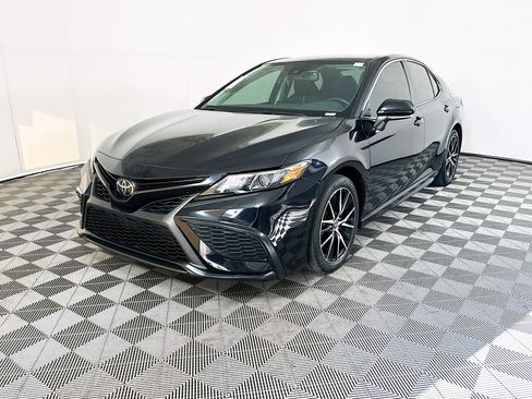Used 2023 Toyota Camry SE w/ Convenience Package FWD image 7