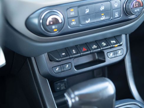 Used 2019 Chevrolet Colorado Z71 image 16