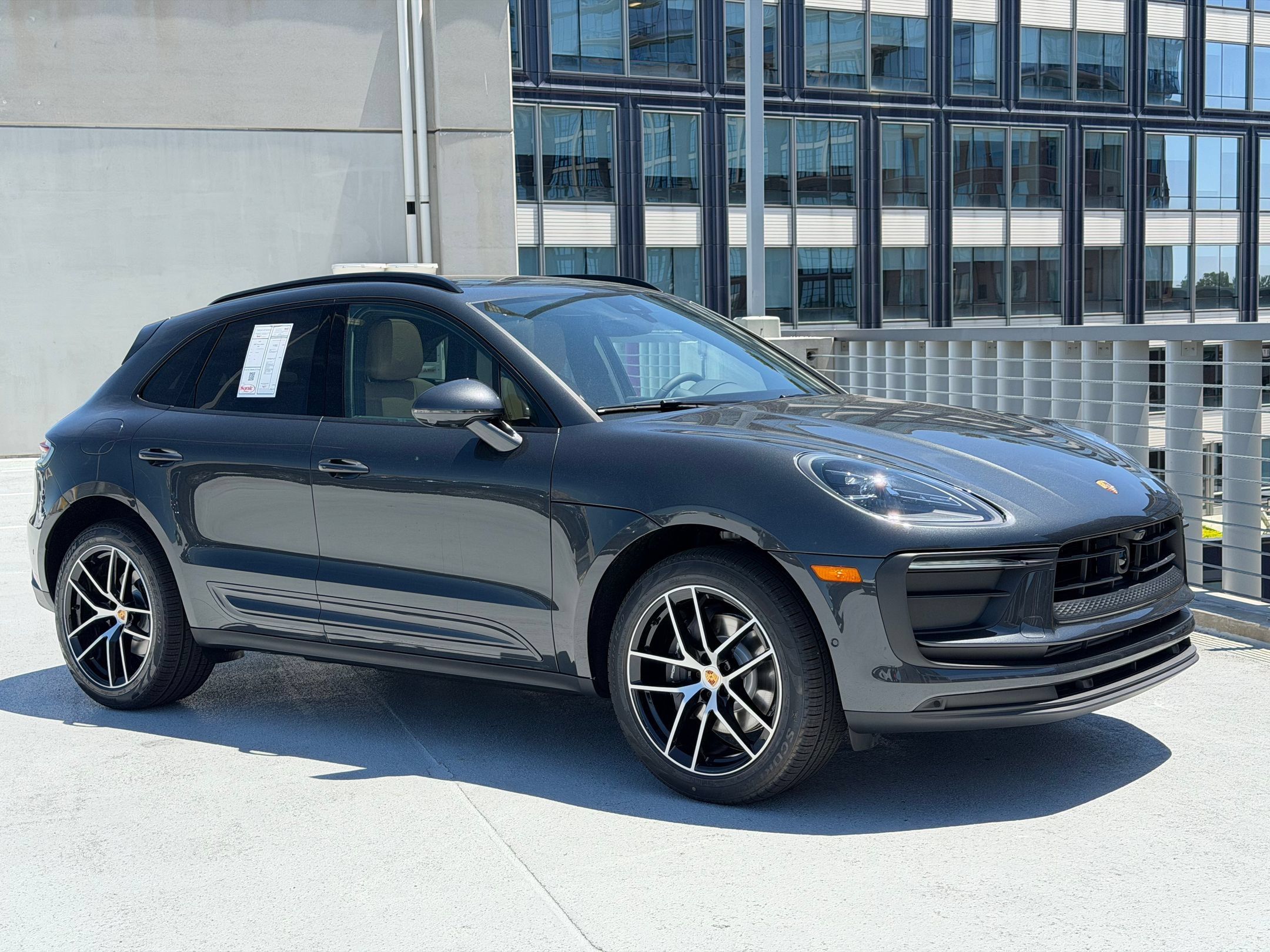 Used 2026 Porsche Macan AWD/4WD image 9