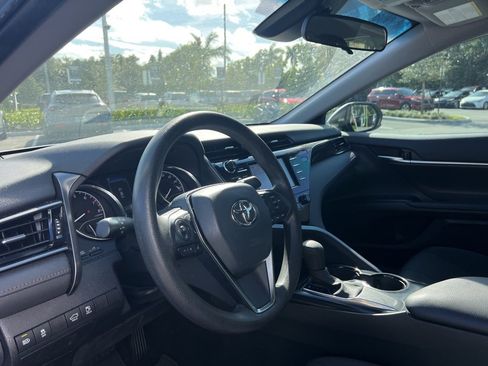 Used 2020 Toyota Camry LE image 12