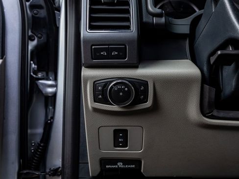 Used 2022 Ford F250 XLT w/ XLT Premium Package image 18