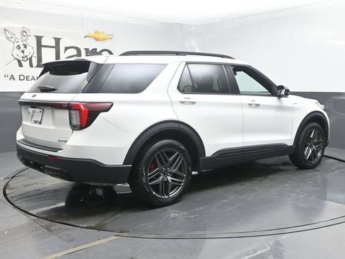 Used 2025 Ford Explorer ST-Line w/ ST-Line Street Pack AWD/4WD image 52