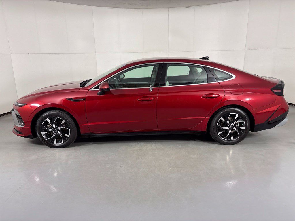 Used 2025 Hyundai Sonata SEL FWD image 5