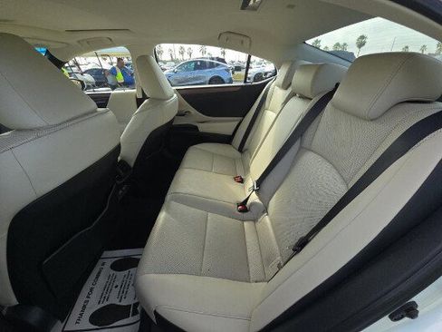 Used 2024 Lexus ES 350 w/ Premium Package image 9