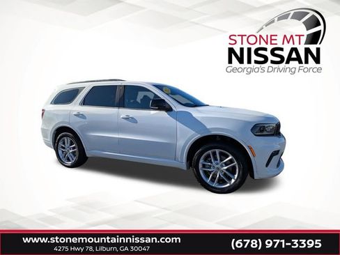 Used 2023 Dodge Durango GT image 1