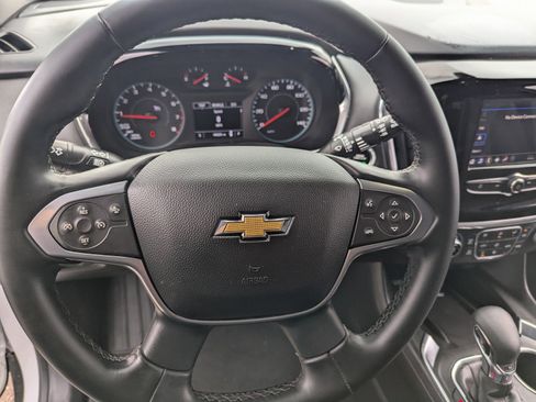 Used 2023 Chevrolet Traverse LT image 13