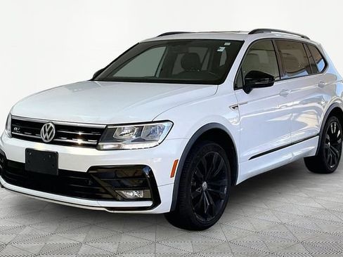 Used 2020 Volkswagen Tiguan SE R-Line AWD/4WD image 3