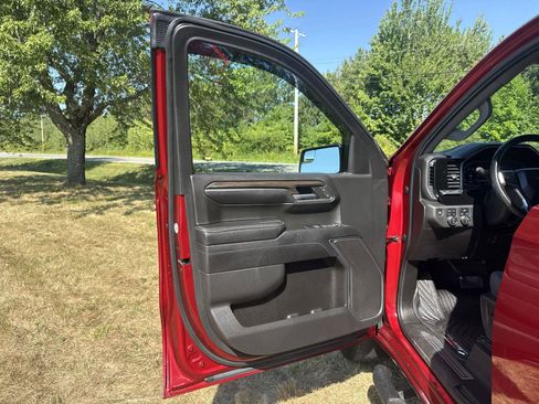 Used 2023 Chevrolet Silverado 1500 RST AWD/4WD image 15