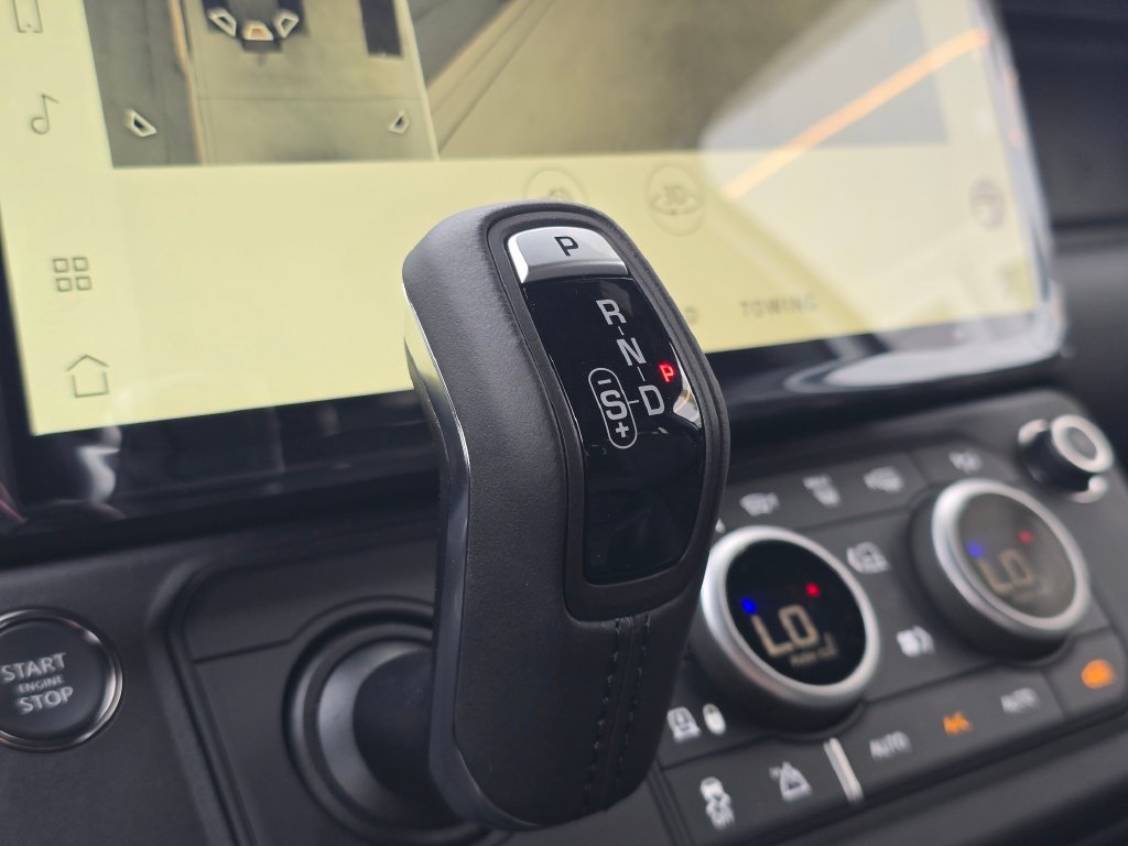 New 2026 Land Rover Defender 110 X-Dynamic SE AWD/4WD image 26