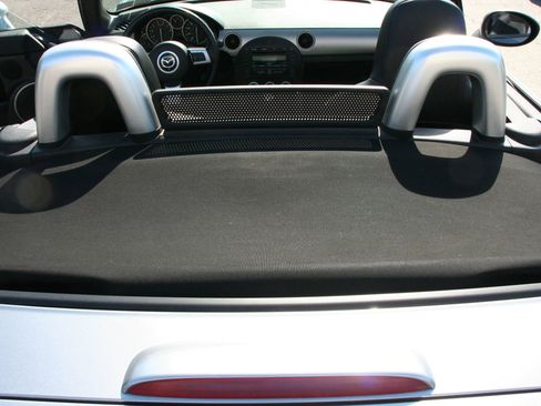 Used 2012 MAZDA MX-5 Miata Grand Touring w/ Premium Pkg RWD image 38