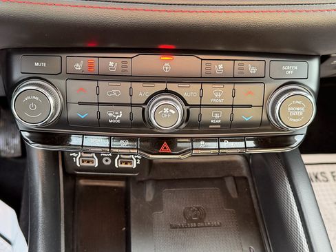 Used 2024 Dodge Durango R/T w/ Blacktop Package image 17