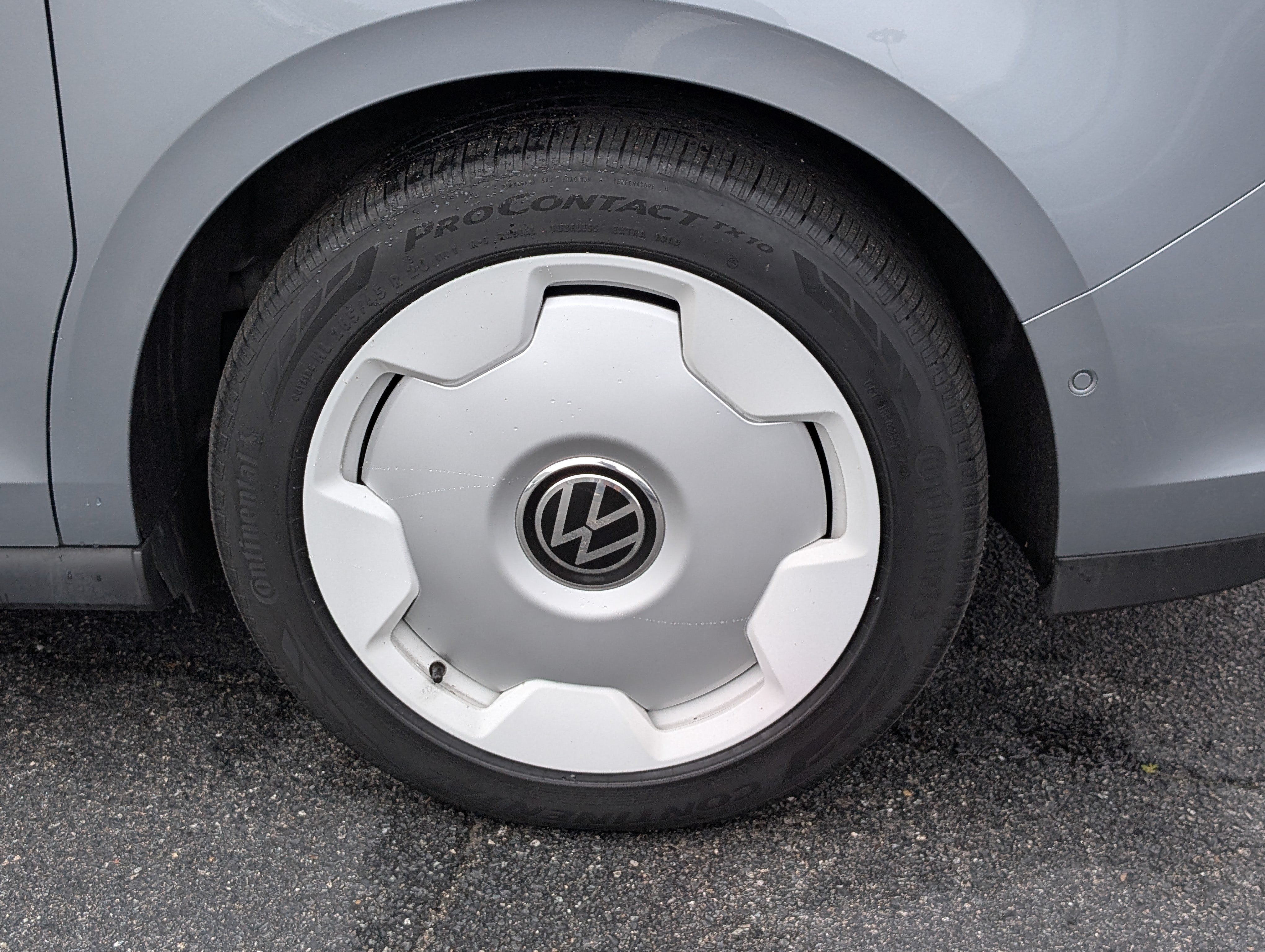 Used 2025 Volkswagen ID. Buzz 1st Edition AWD/4WD image 10