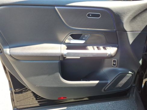 Certified 2022 Mercedes-Benz GLB 250 4MATIC image 21