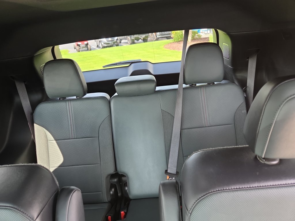 Certified 2024 GMC Acadia AT4 w/ Luxury Package AWD/4WD image 30