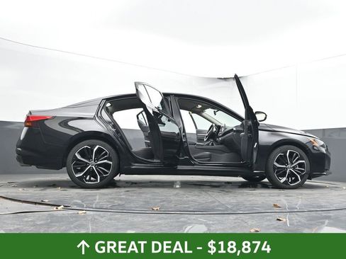 Used 2024 Nissan Altima 2.5 SR FWD image 78