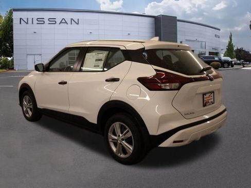 New 2025 Nissan Kicks Play S image 3