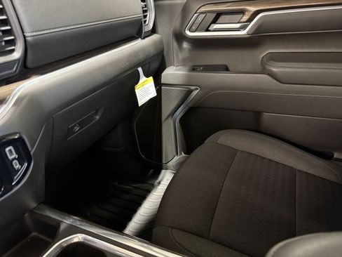 Used 2022 Chevrolet Silverado 1500 RST w/ Z71 Off-Road Package image 11