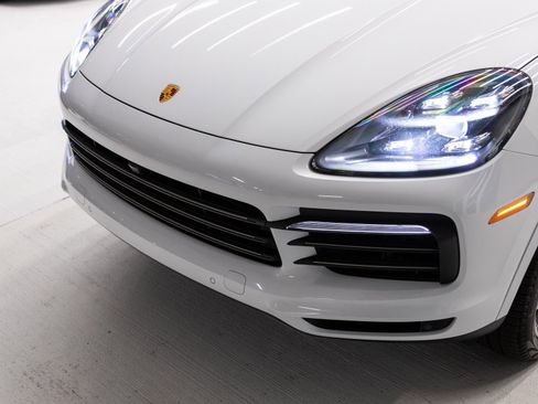 Used 2023 Porsche Cayenne image 34