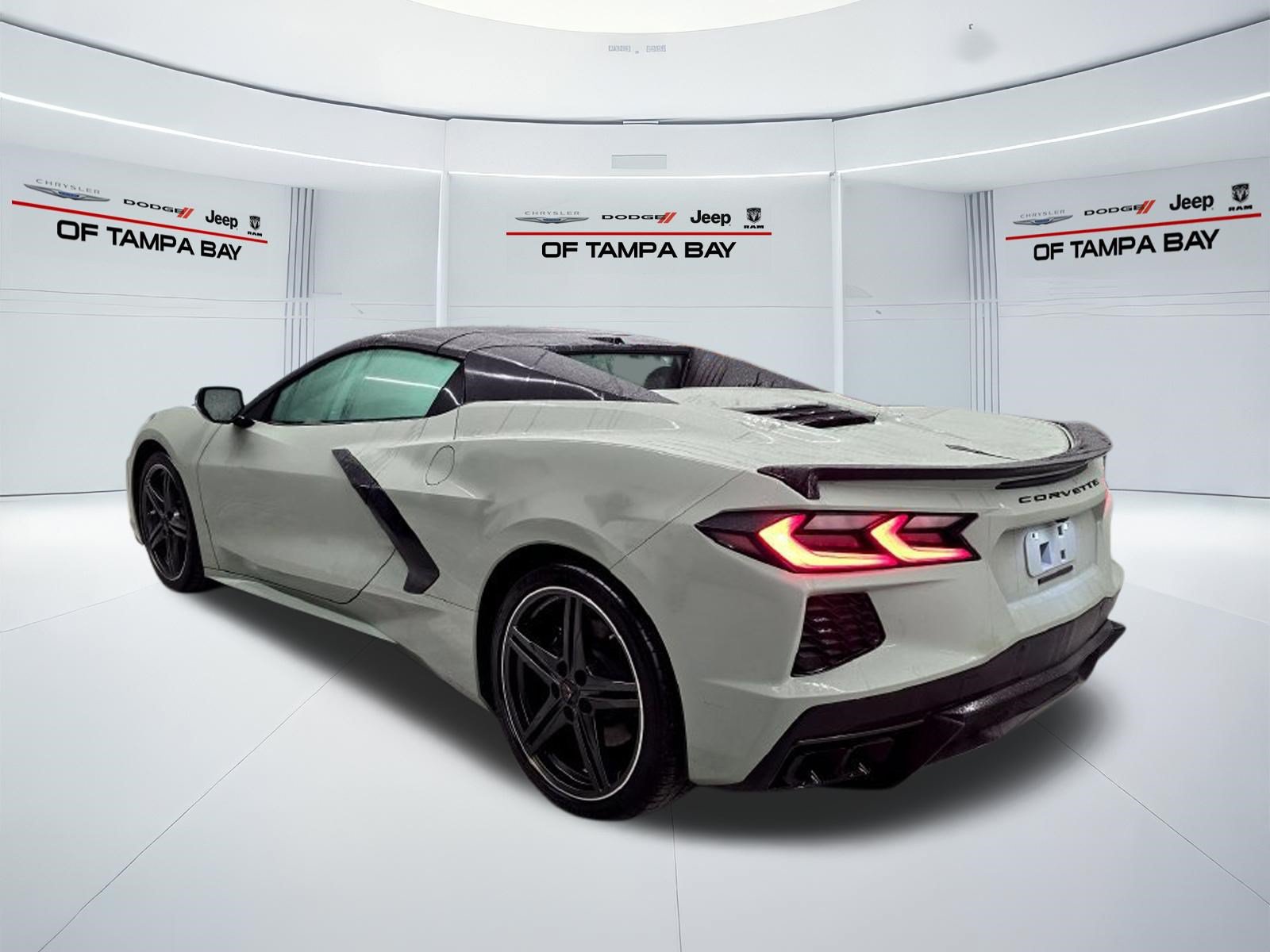 Used 2024 Chevrolet Corvette Stingray Preferred Conv w/ Stealth Interior Trim Package RWD image 4