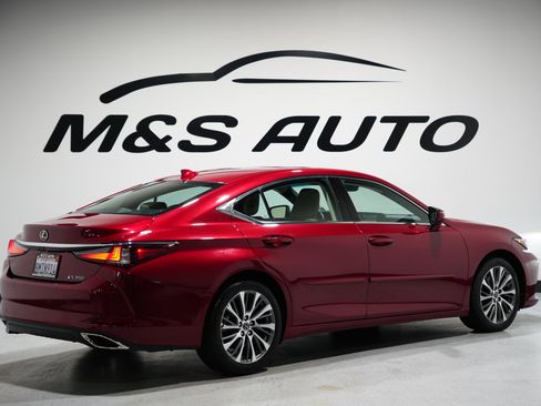 Used 2019 Lexus ES 350 Luxury image 7