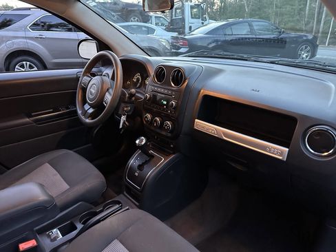 Used 2014 Jeep Compass Sport w/ Power Value Group image 15