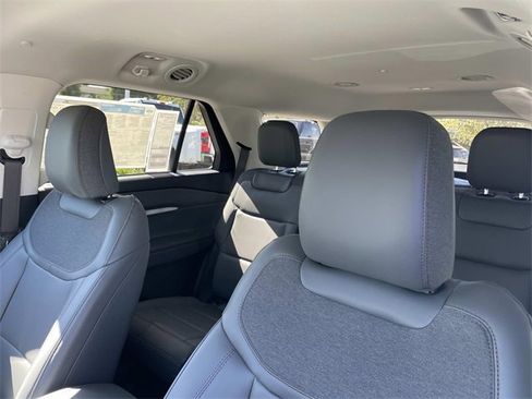 New 2026 Ford Explorer Active w/ Active Comfort Package image 20