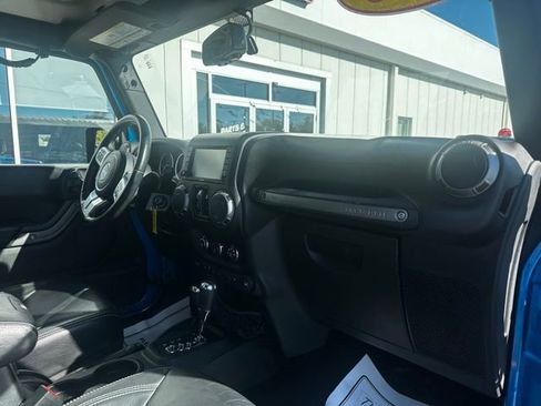 Used 2016 Jeep Wrangler Unlimited Sport image 13