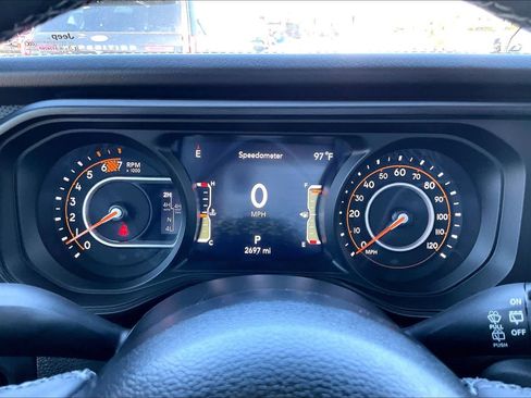 Used 2025 Jeep Wrangler Unlimited Rubicon AWD/4WD image 24