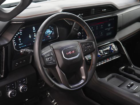 Used 2024 GMC Sierra 3500 AT4 w/ Technology Package AWD/4WD image 21