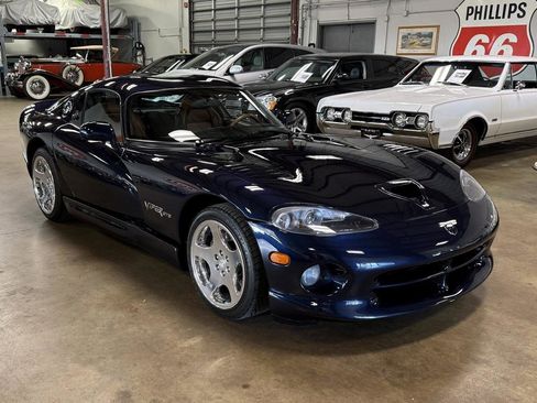 Used 2001 Dodge Viper GTS RWD image 3