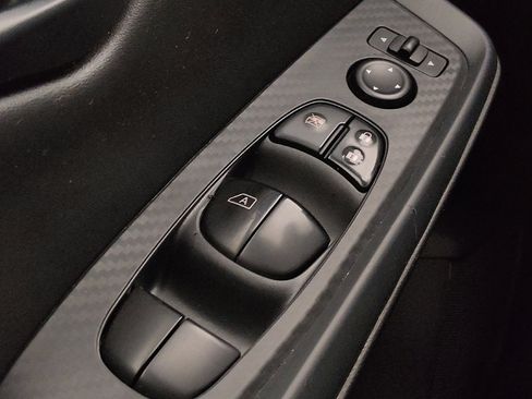 Used 2025 Nissan Sentra S FWD image 27