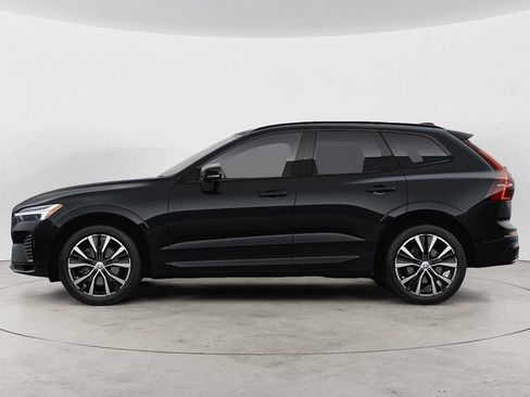 Certified 2024 Volvo XC60 B5 Plus w/ Protection Package Premier AWD/4WD image 4