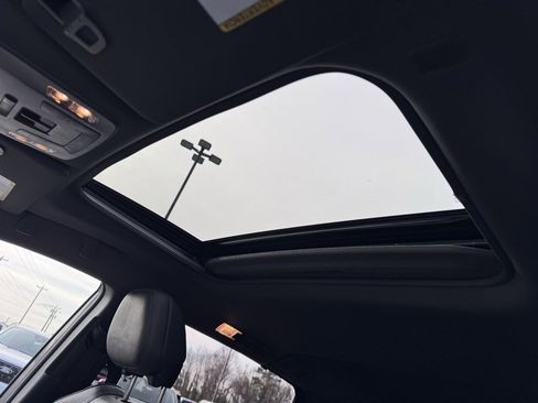 Used 2022 Toyota Sienna XSE image 12