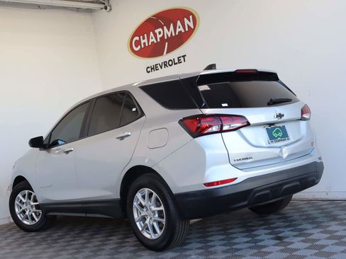 Used 2022 Chevrolet Equinox LS w/ LS Convenience Package image 4