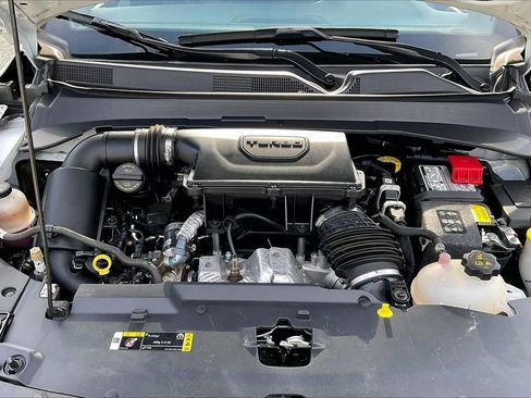 Used 2024 Jeep Compass Latitude w/ Sun and Sound Group image 38